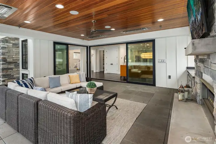 Easy indoor/outdoor access makes entertaining a breeze.