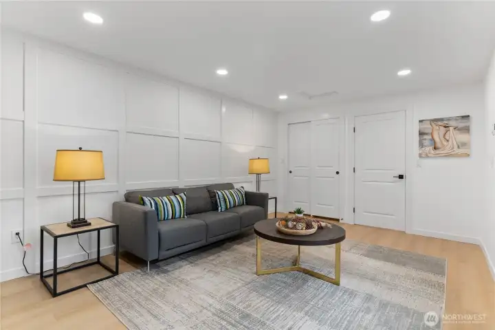 Bonus room with closet with exterior access