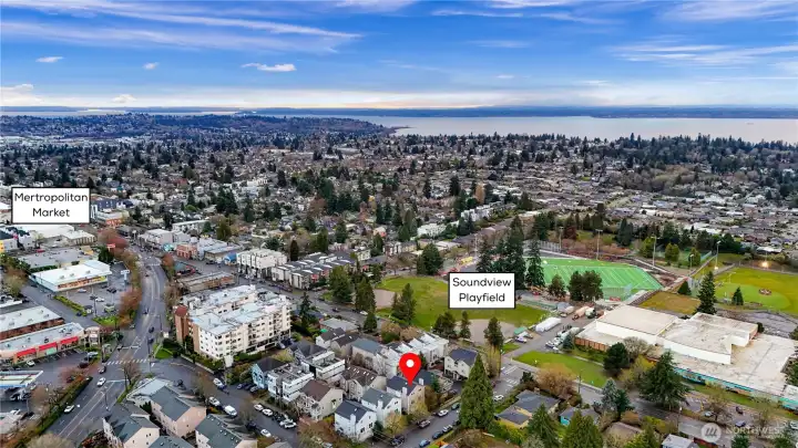 Home pinned with nearby amenities.