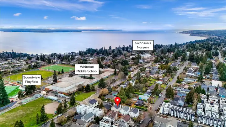 Home pinned with nearby amenities.