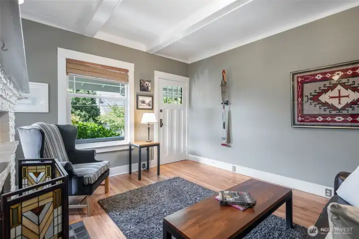 Double pane windows througout the main level