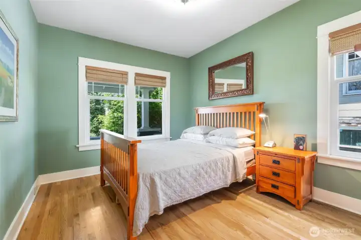 Large secondary bedroom