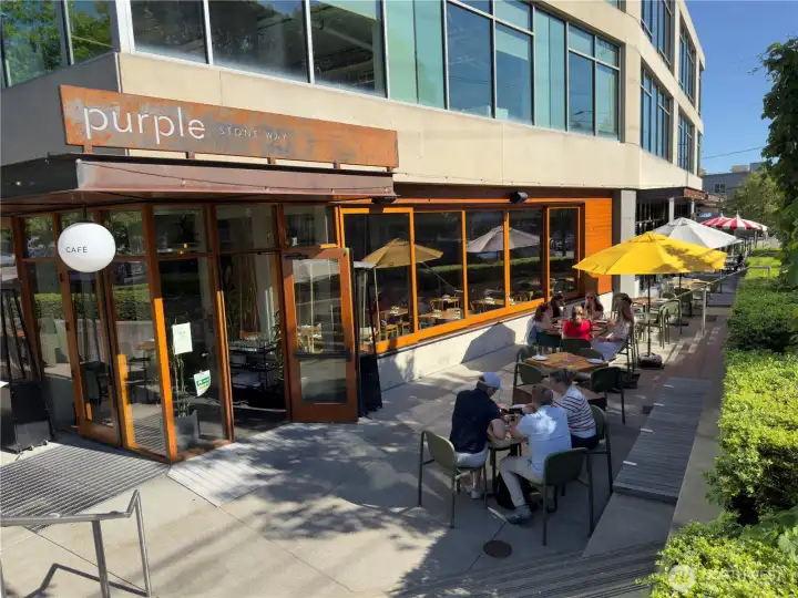 Vibrant commercial districts in Wallingford and Fremont are just a few blocks away. With a walkscore of 96, everything is at your fingertips