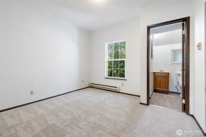 Looking toward the primary bath.