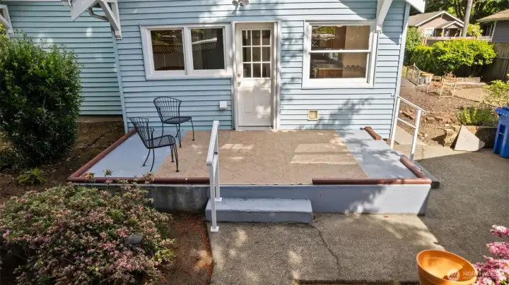 Great for outdoor entertaining and bbqing, this deck is located off of the kitchen/mudroom.
