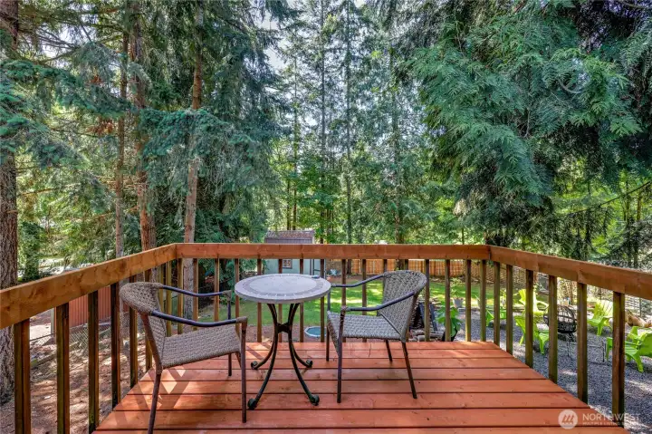 Primary deck