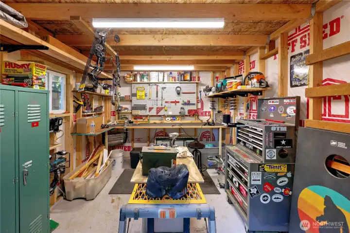 Detached storage shop