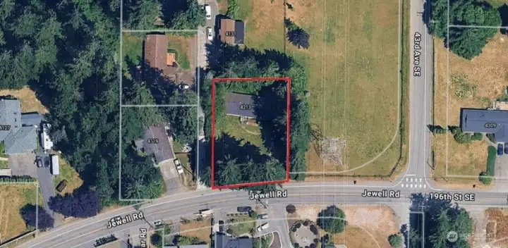 Fantastic location right off of Jewel Road and walking distance to Fernwood Elementary.