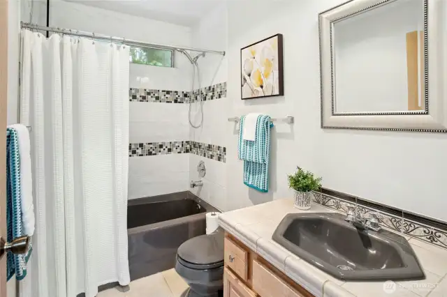 Upstairs full bath.