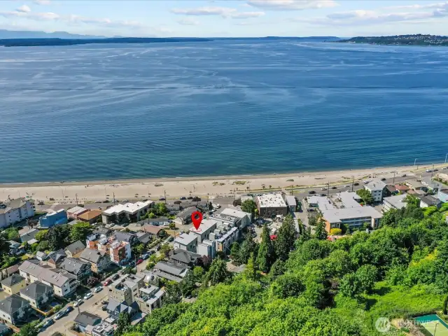 Steps from Alki Beach!