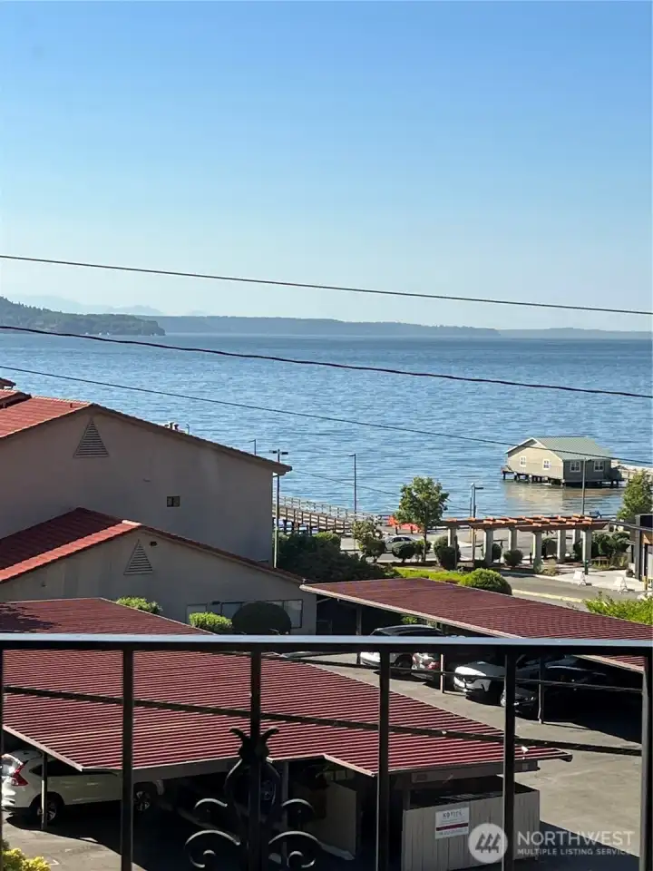 Stunning views to the waterfront