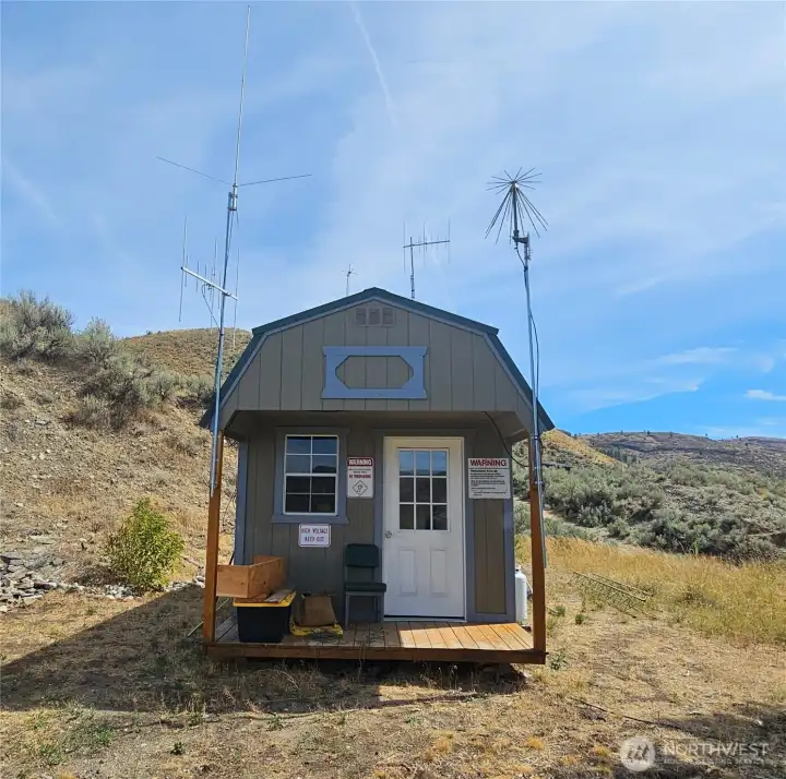 Heated Hobby Shed with windows & electricity