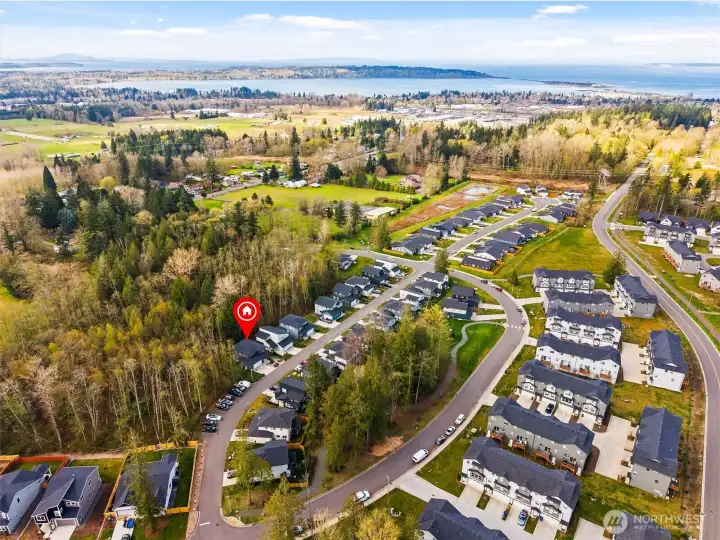 So close to town and the beautiful ocean!