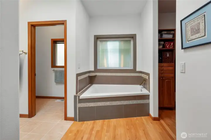 Suite #1 bathroom - main level