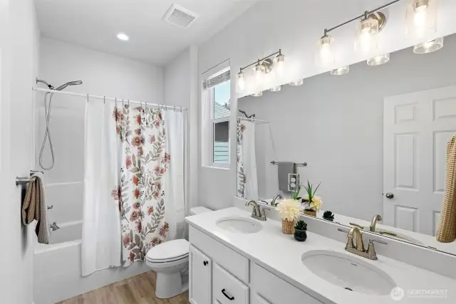 Upper Level Full Bathroom