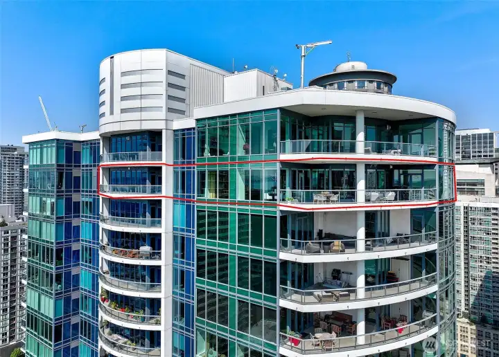 30th floor penthouse sw corner