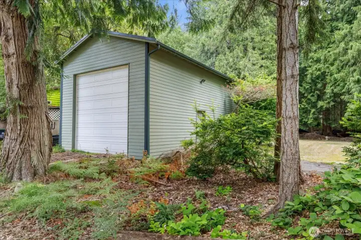 Huge, 40’ x 14’, detached garage with space for RV or boat