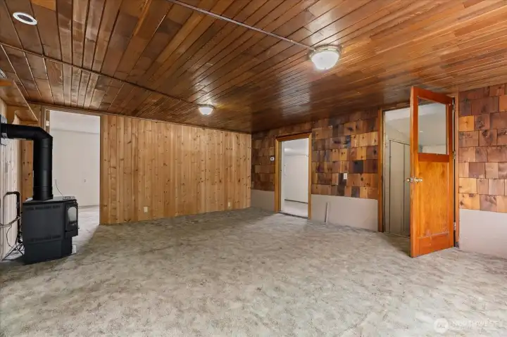 2nd living/family room.