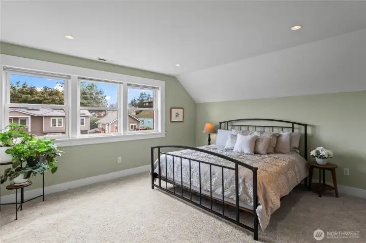 Upper floor primary suite