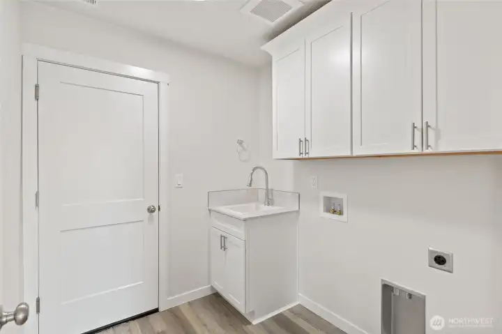 Photos of home previously built, same 1438 floor plan. Photos my show additional upgrades not included in this home. Buyer to verify all details.