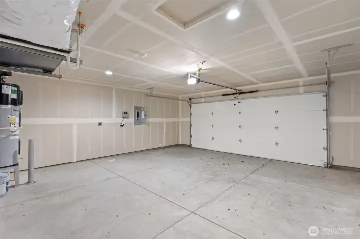 Photos of home previously built, same 1438 floor plan. Photos my show additional upgrades not included in this home. Buyer to verify all details.