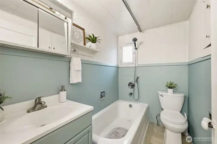 Primary bedroom full bathroom