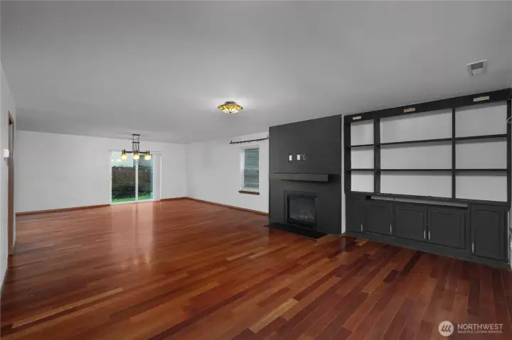 Entry / Living Room / Dining Room