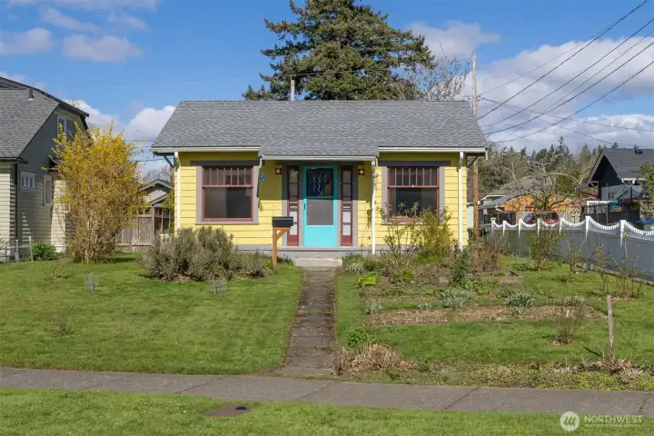 There are gardening beds in the front lawn that have not yet been planted for this year, due to the fact that the owners are moving.