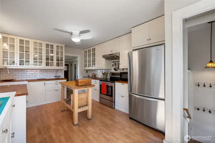 Plenty of room to cook for a crowd.
