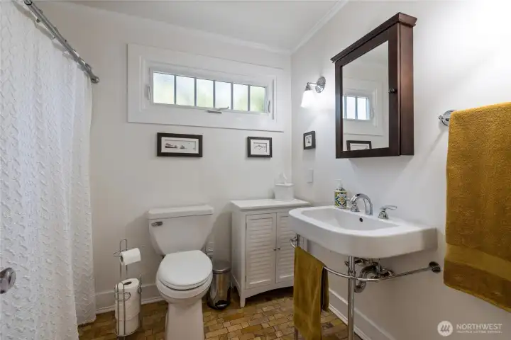 The full bath on the main floor.
