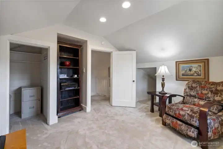 This room would make a great office or nursery.