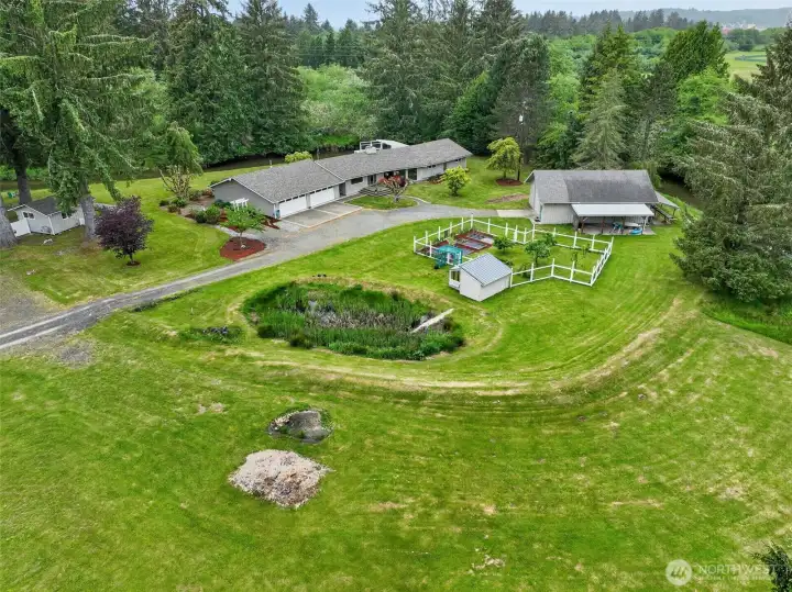 Fantastic shop for boat or RV-Deep bay with tall door and two semi-finished rooms for office and workshop