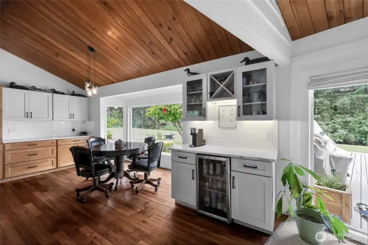 Ideal for meal prep and entertaining