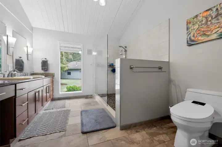 Custom quality-Stunning bathroom
