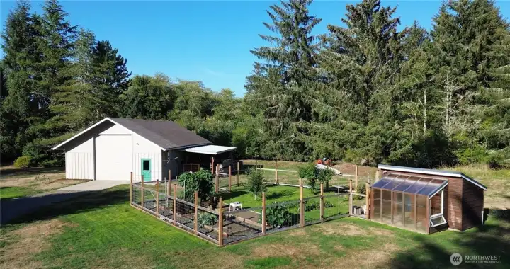 Shop and Garden with Green House