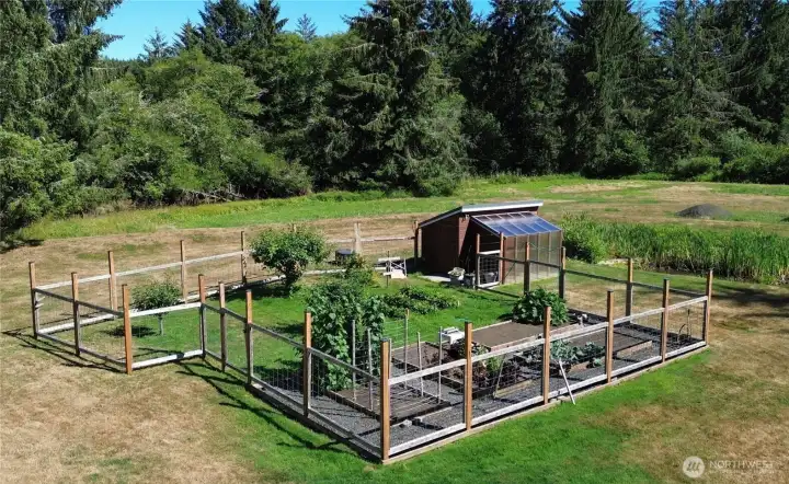Garden with Green House