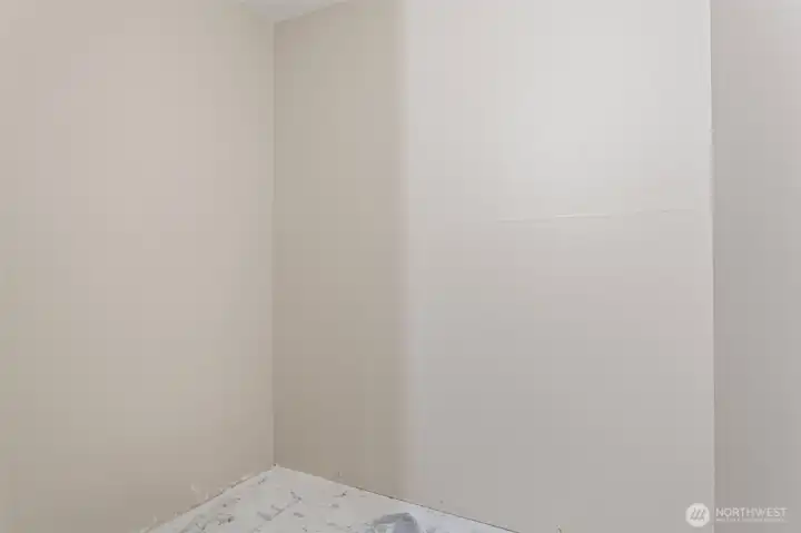 Separate stoarge unit --- 5.5' x 7' and 8' tall. Separate stoarge unit --- 5.5' x 7' and 8' tall.