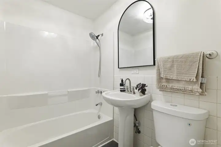 Full Bathroom Upstairs