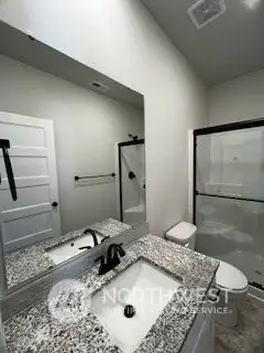 Floor 1 3/4 bath