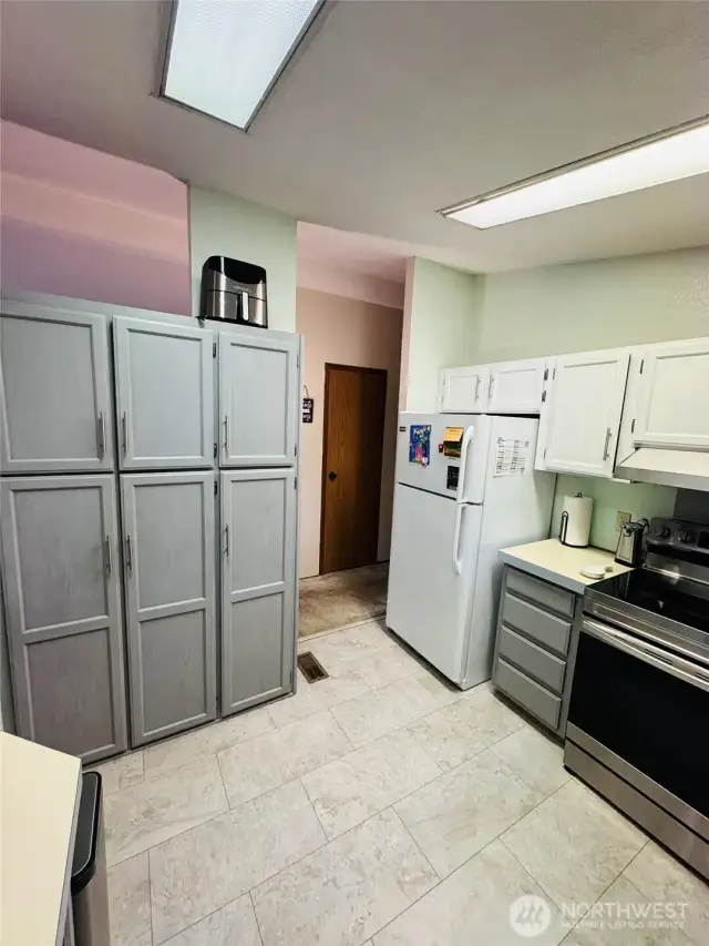 Large pantry space