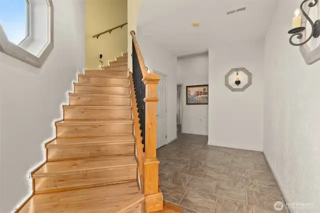 Stairway to ADU/Entry from driveway