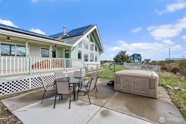Patio/Hot tub