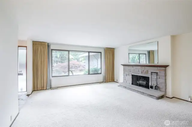 Huge Space - Imagine the possibilities!