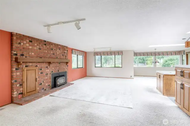 Oversized Family Room right off the kitchen with views of the golf course