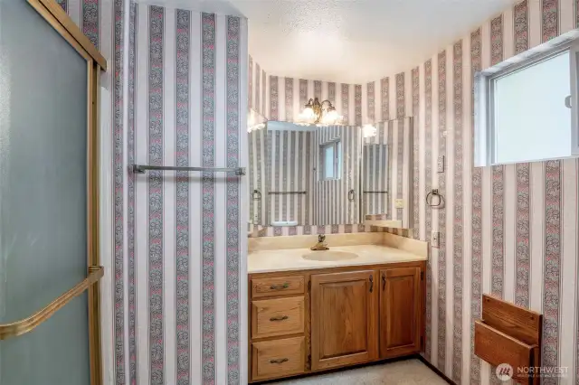 Primary Bathroom off bedroom