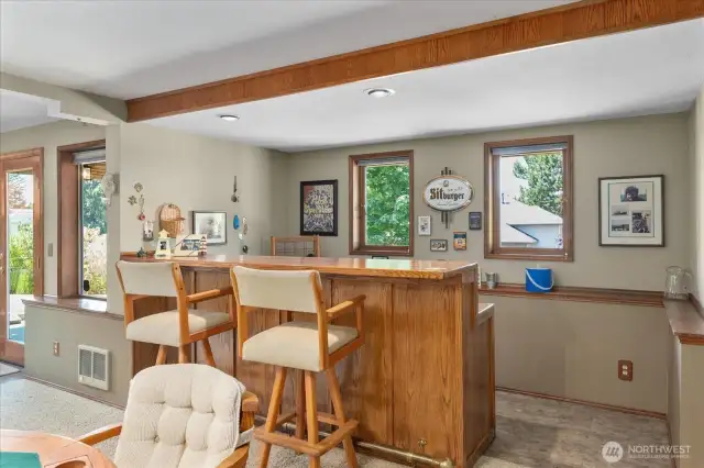 wet bar with sink, power, & refer
