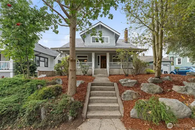 Welcome to the charming craftsman in an oak grove at 3009 N 22nd!