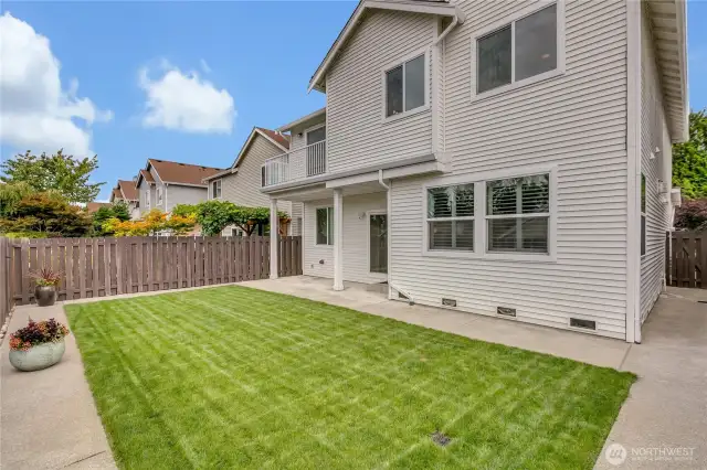 Well maintained yard, perfect for entertaining.