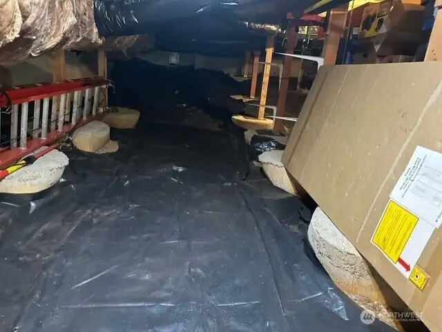 Full Walk-in Crawlspace with concrete pad