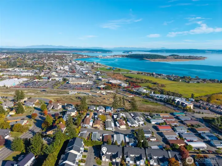 Moments from shopping, dining, and community events along the charming Oak Harbor waterfront.